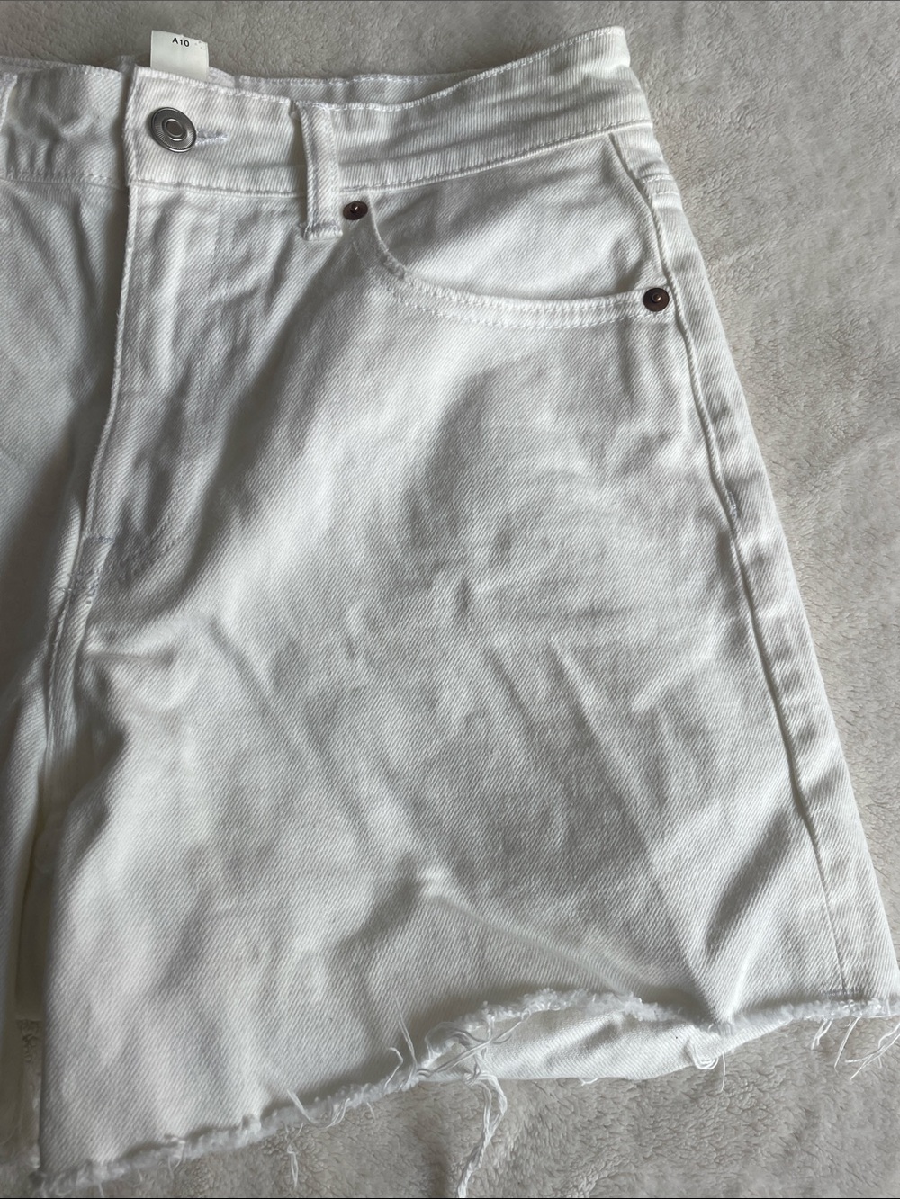 H&M White Denim Shorts - Picture 3 of 6